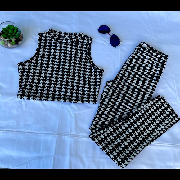 SHEIN Girls Checkered Tank Top and Leggings Set. - Picture 1 of 1